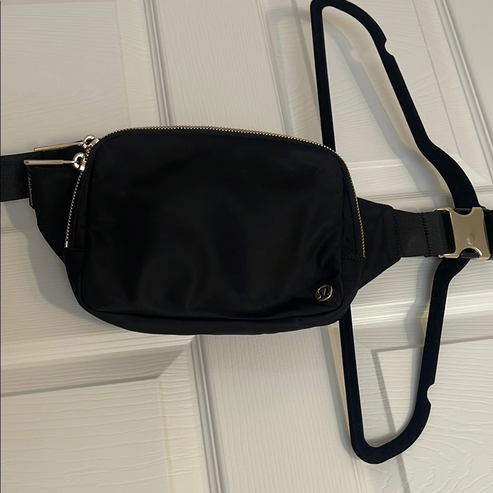Lululemon athletica 2L Black Crossbody Bag